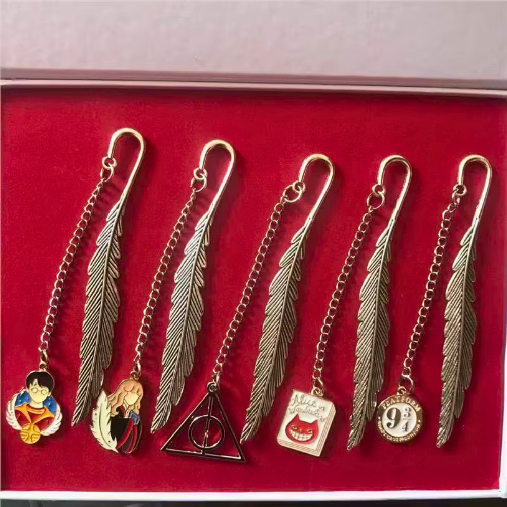 Harry Potter NikNak Gift Set with Wands, Rings & Bookmarks