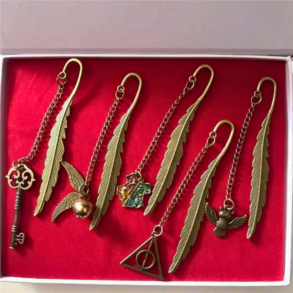 Harry Potter NikNak Gift Set with Wands, Rings & Bookmarks